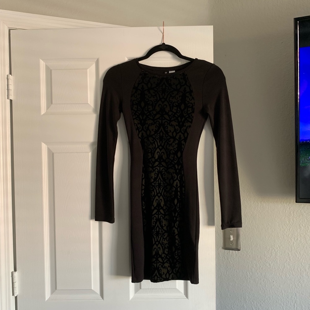 Black dress - Picture 2 of 7